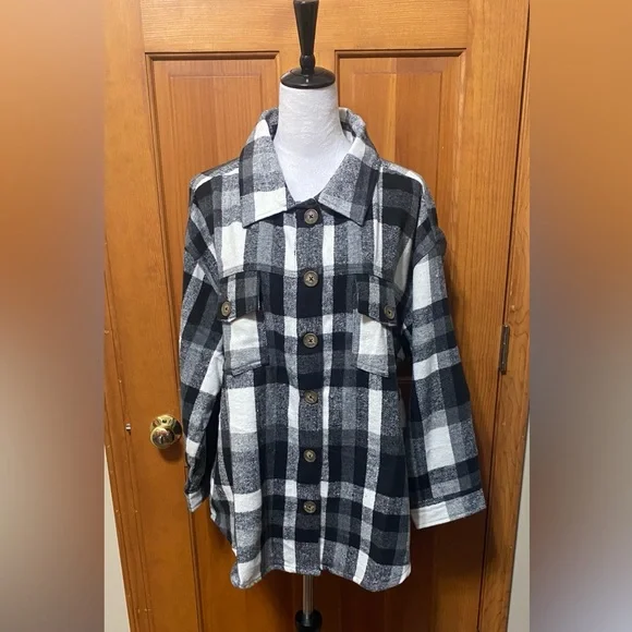 NWT Plus Size Plaid Brushed Knit Flannel Shacket - Picture 3 of 5